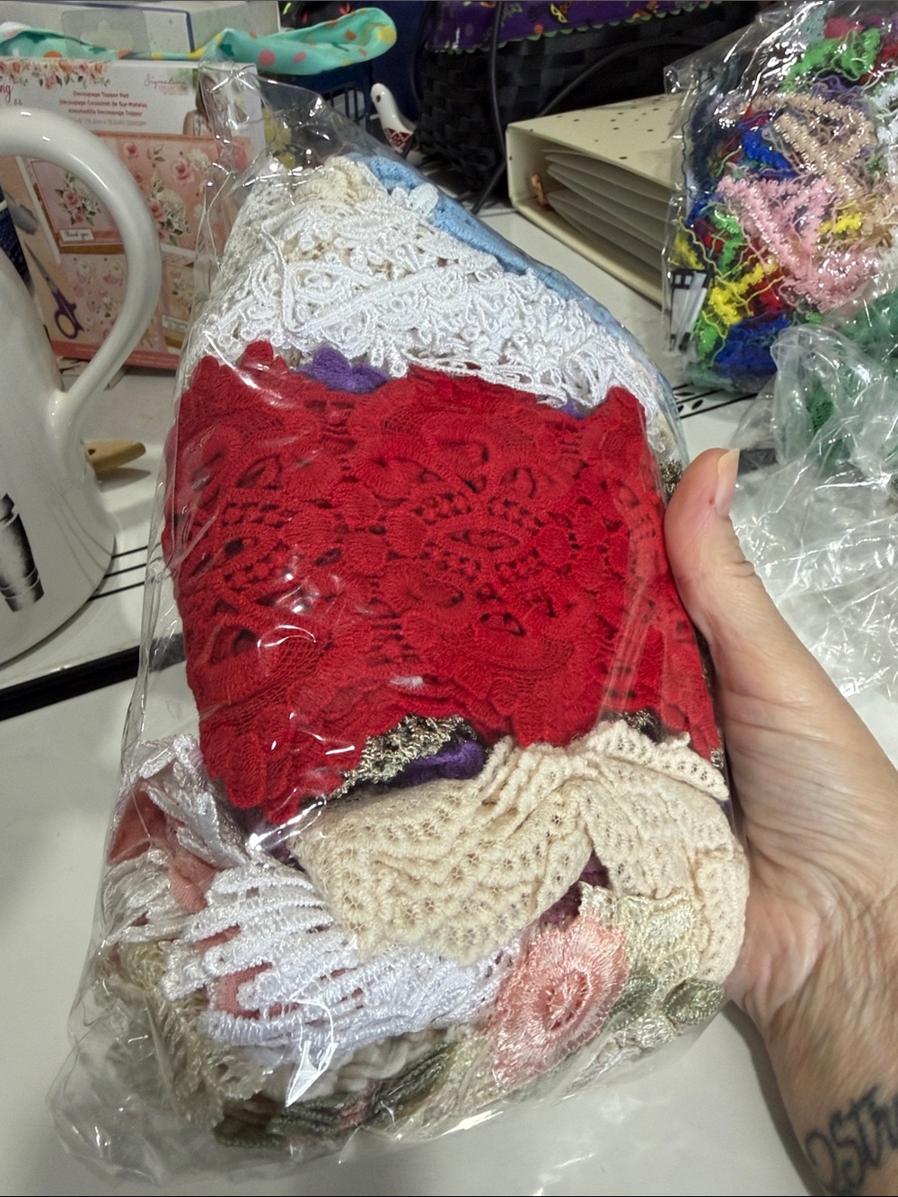 Large Lot of Ribbon and Appliqués - Picture 4 of 11